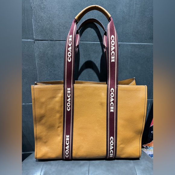 Coach Large Smith Tote Bag - Picture 2 of 9